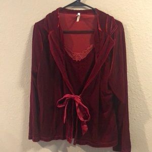 - Gorgeous Deep Red Top Size XL